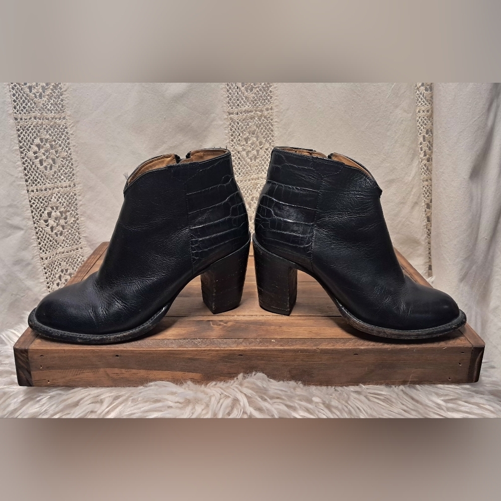 Lucchese Alligator Ankle Boots Size 7